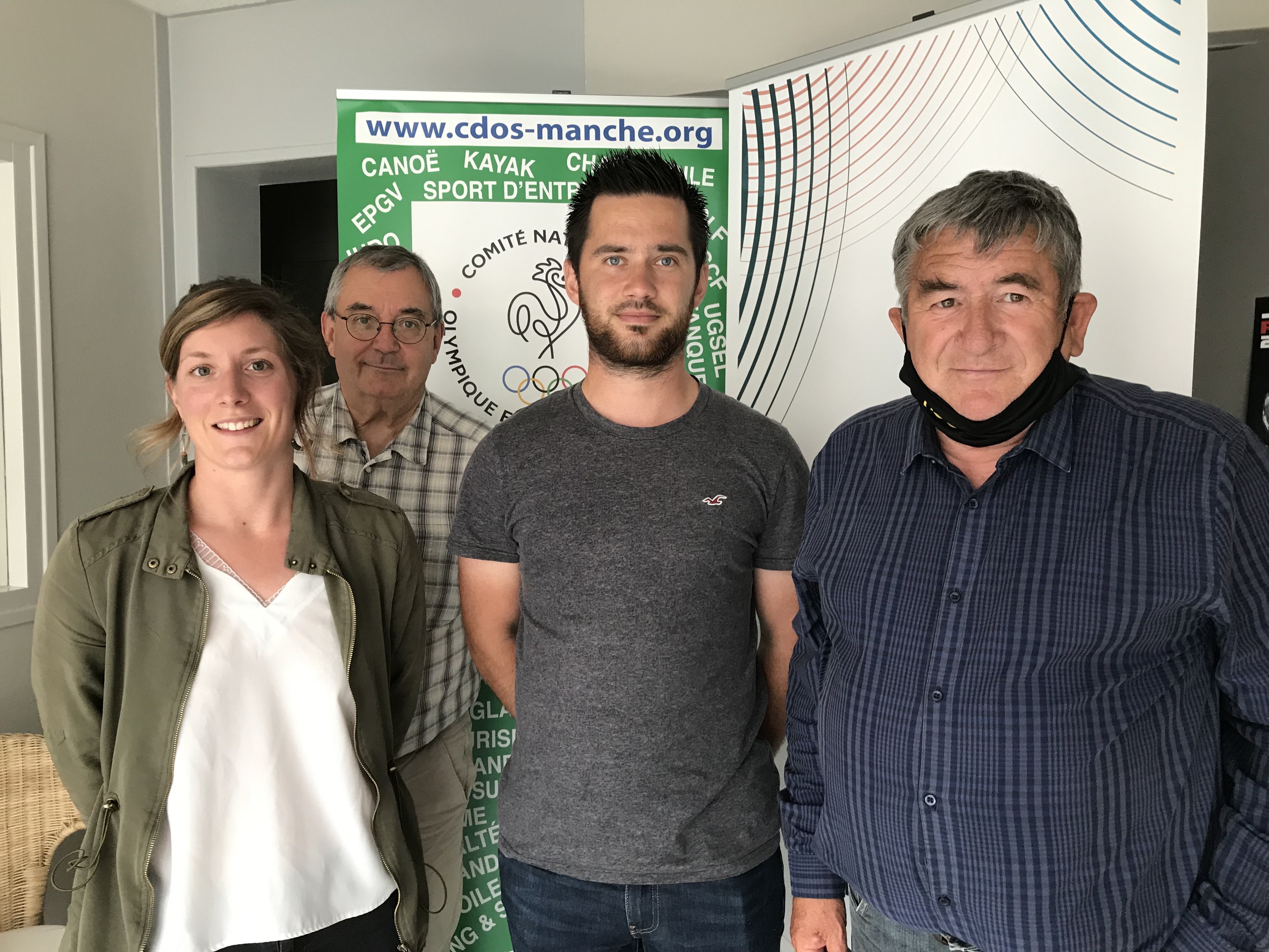 Julie Mary (Ligue de l'Enseignement), Patrice Cador (Vice-président secteur professionnalisation), Thibaud Mourier (SM Haytillon) et Alainb Thiebot (président CDOS Manche)