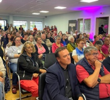 Une vague de 10000 paires de lacets roses déferle sur la Manche Une vague de 10000 paires de lacets roses déferle sur la Manche